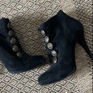 Guess Owens Suede Military Button Heeled Ankle Bootie Black Size 7
